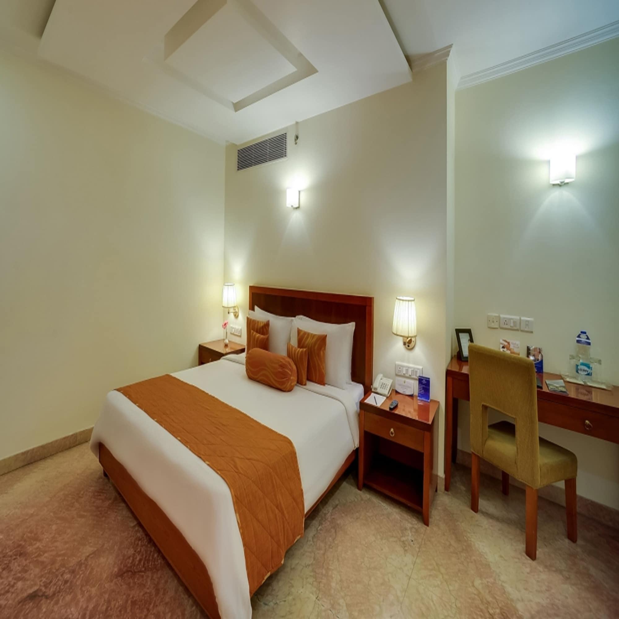 Royal Sarovar Portico Силигури Экстерьер фото