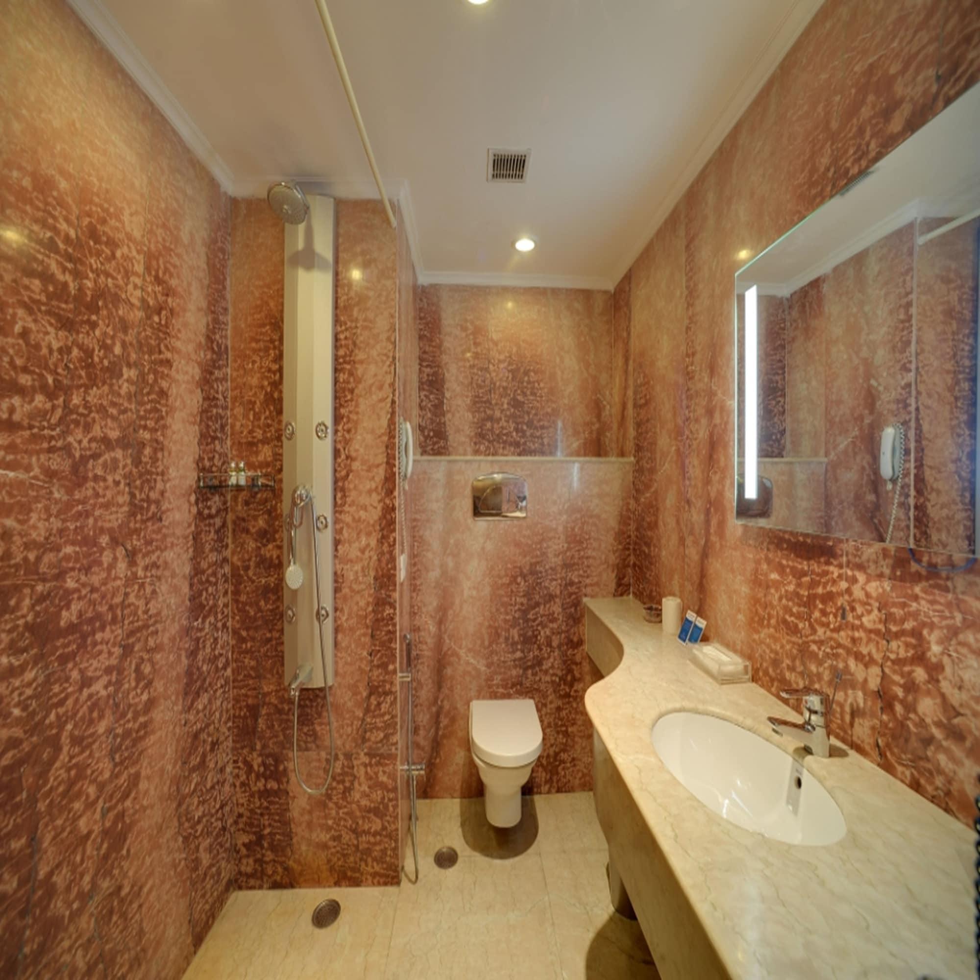 Royal Sarovar Portico Силигури Экстерьер фото