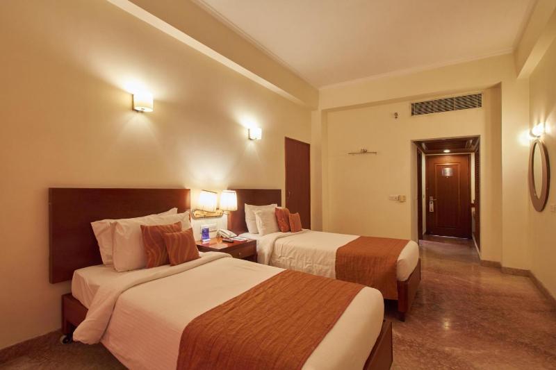 Royal Sarovar Portico Силигури Экстерьер фото