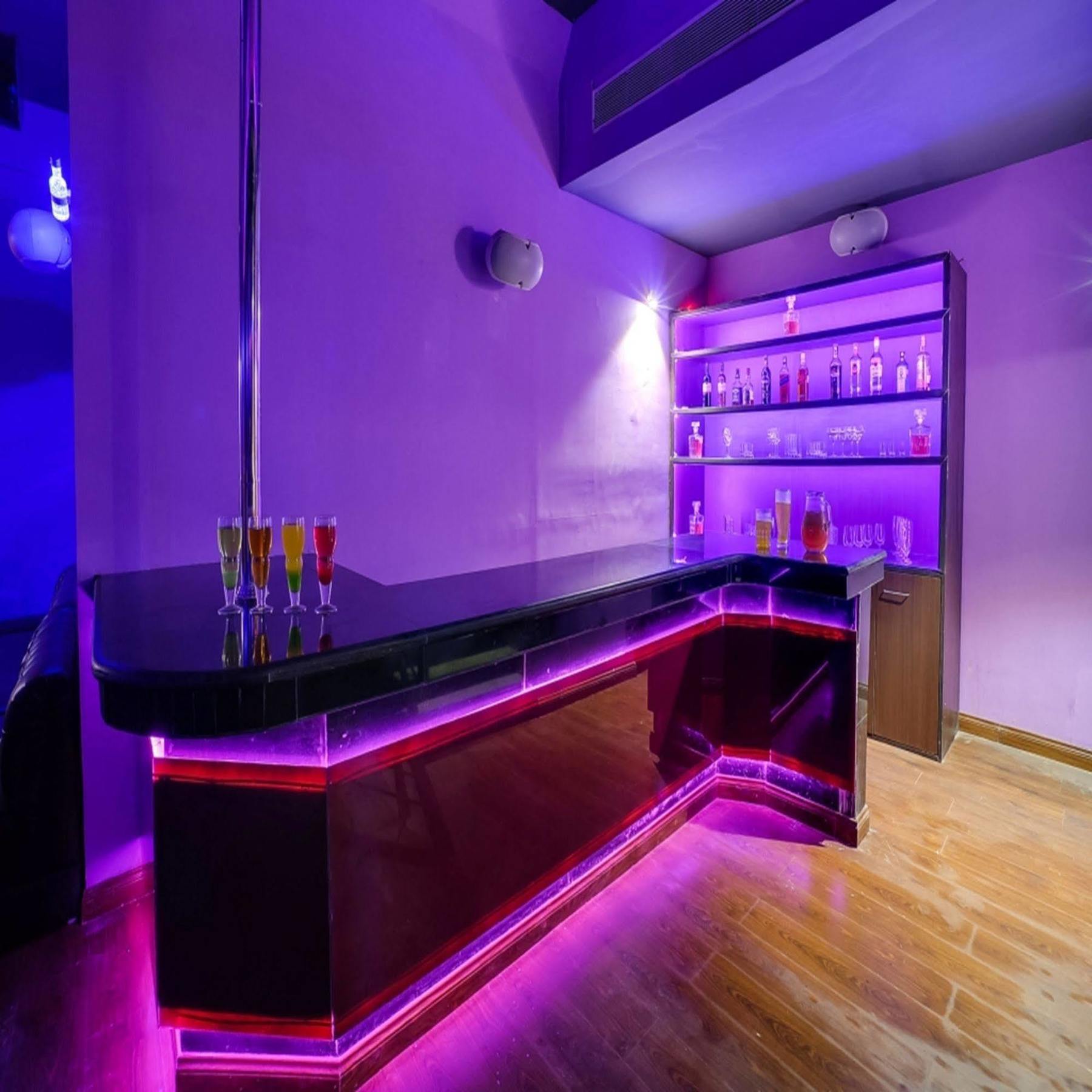 Royal Sarovar Portico Силигури Экстерьер фото
